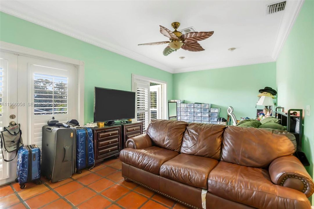 For Sale: $950,000 (3 beds, 2 baths, 2314 Square Feet)