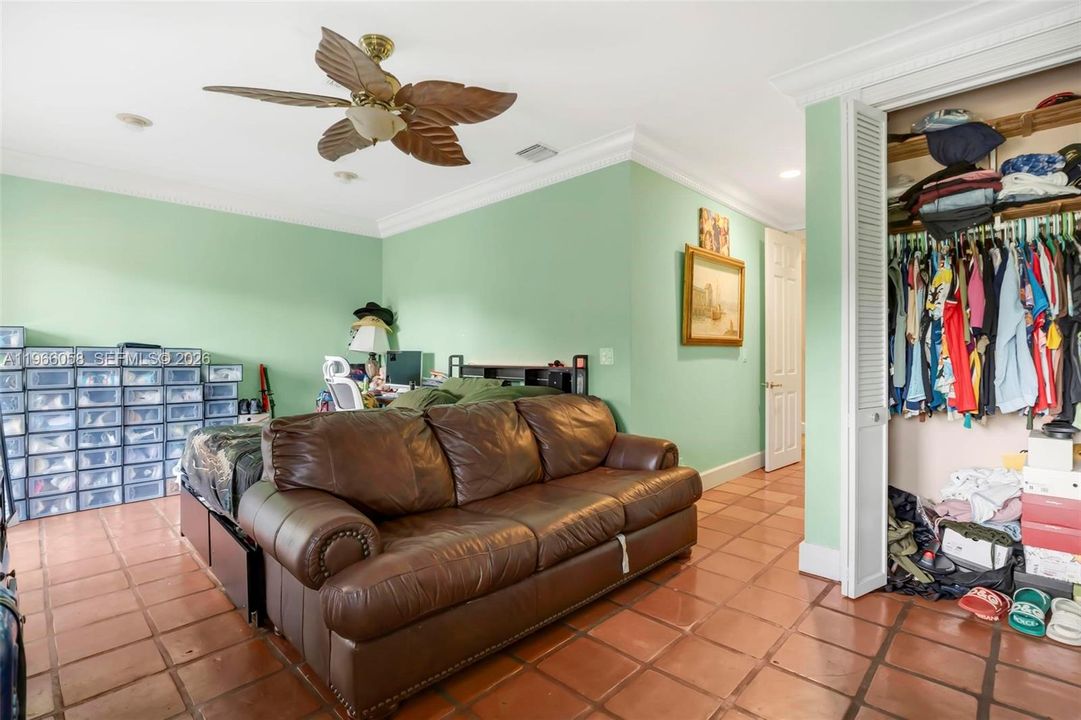 For Sale: $950,000 (3 beds, 2 baths, 2314 Square Feet)