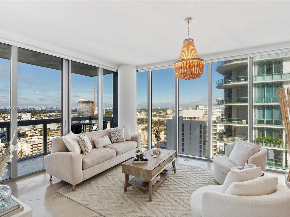 For Sale: $830,000 (1 beds, 1 baths, 820 Square Feet)