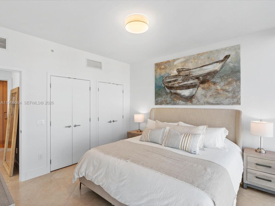 For Sale: $830,000 (1 beds, 1 baths, 820 Square Feet)