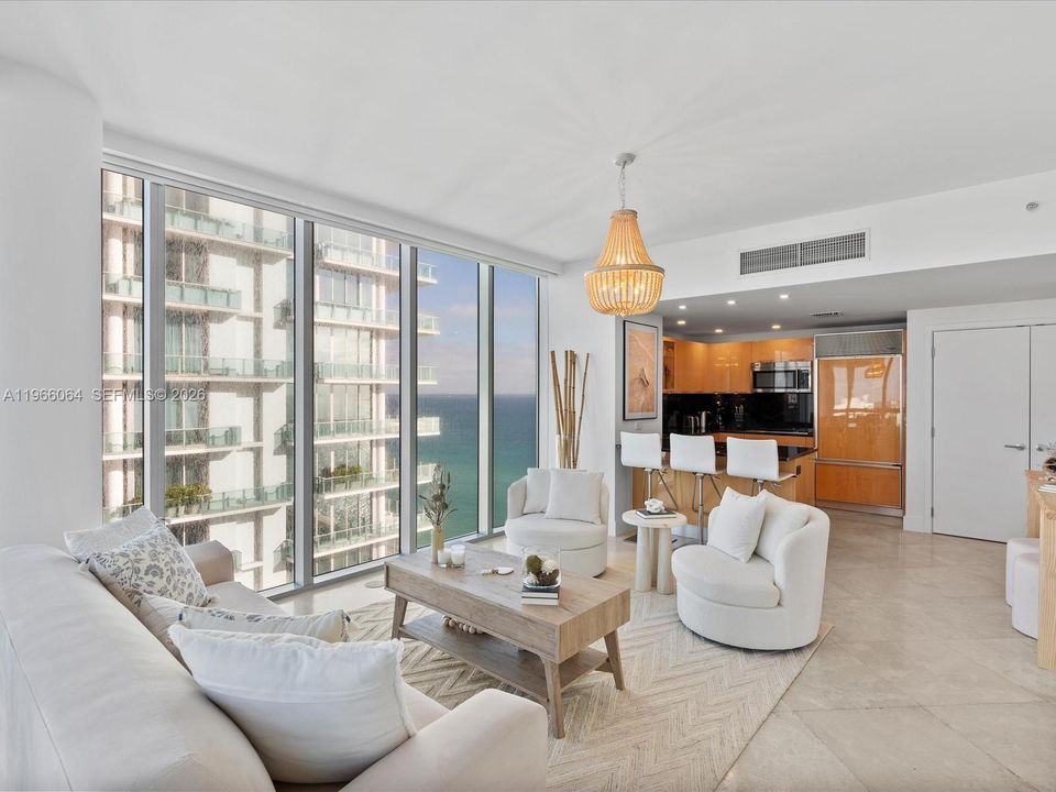 For Sale: $830,000 (1 beds, 1 baths, 820 Square Feet)