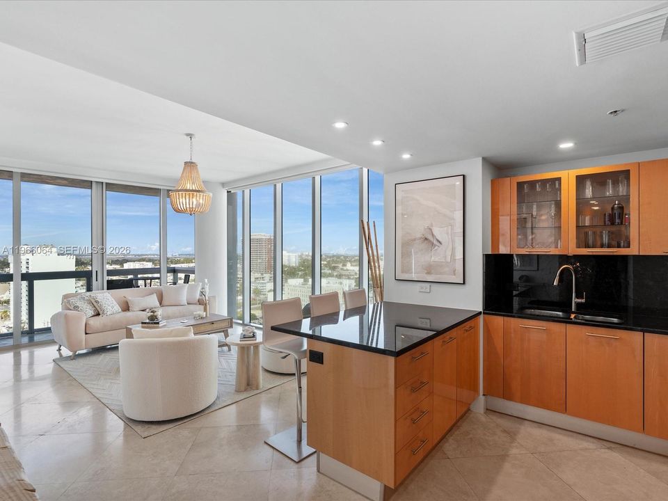For Sale: $830,000 (1 beds, 1 baths, 820 Square Feet)