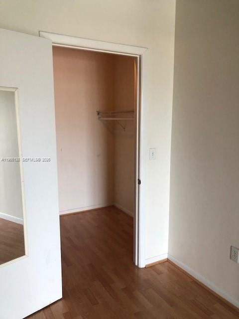 For Sale: $410,000 (2 beds, 2 baths, 997 Square Feet)