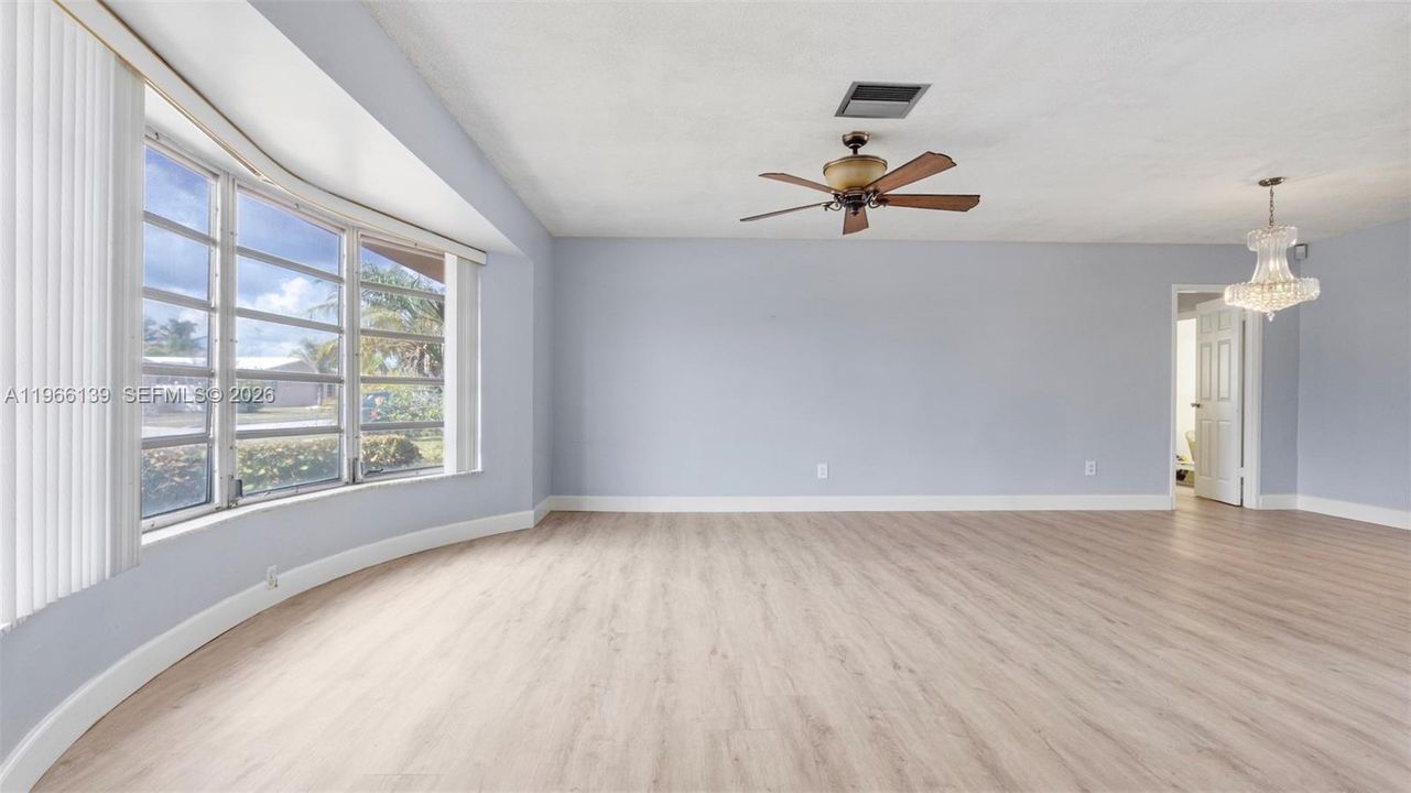 Vendido Recientemente: $639,900 (4 camas, 2 baños, 1775 Pies cuadrados)