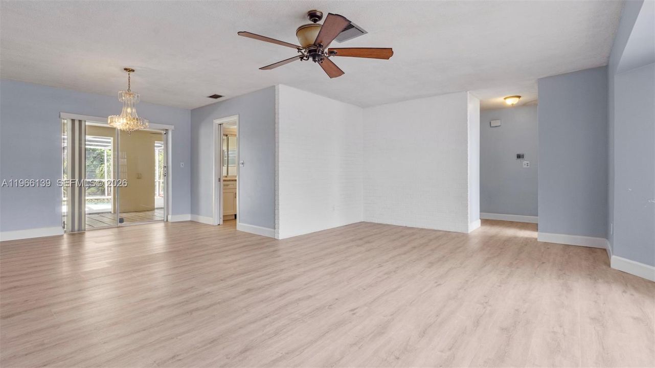 Vendido Recientemente: $639,900 (4 camas, 2 baños, 1775 Pies cuadrados)