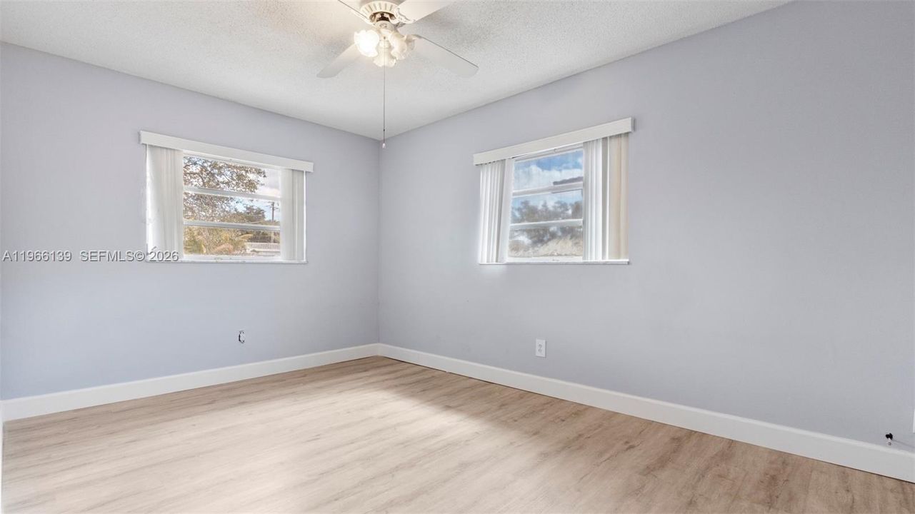 Vendido Recientemente: $639,900 (4 camas, 2 baños, 1775 Pies cuadrados)