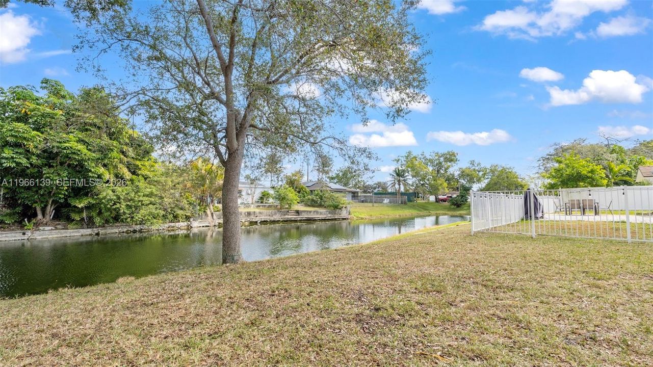 Vendido Recientemente: $639,900 (4 camas, 2 baños, 1775 Pies cuadrados)