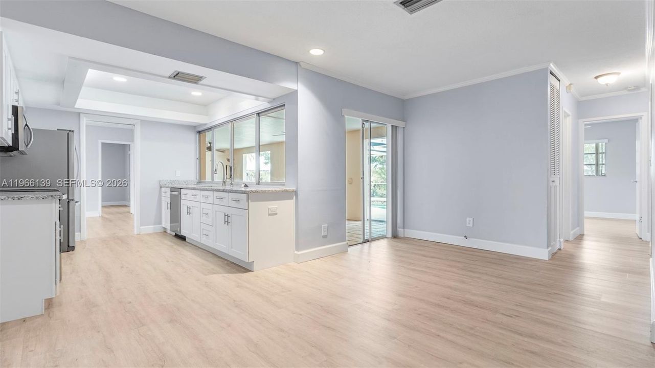 Vendido Recientemente: $639,900 (4 camas, 2 baños, 1775 Pies cuadrados)