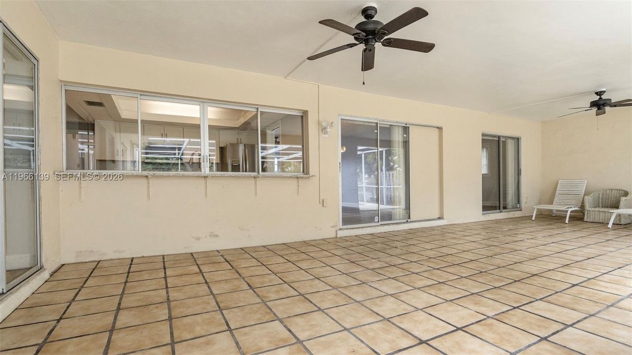 Vendido Recientemente: $639,900 (4 camas, 2 baños, 1775 Pies cuadrados)