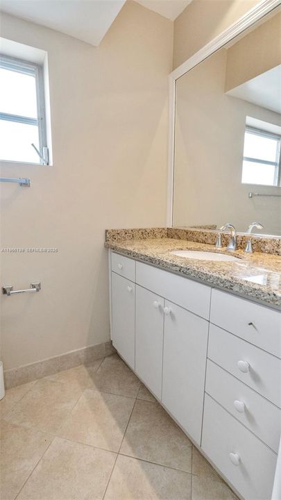 Vendido Recientemente: $639,900 (4 camas, 2 baños, 1775 Pies cuadrados)