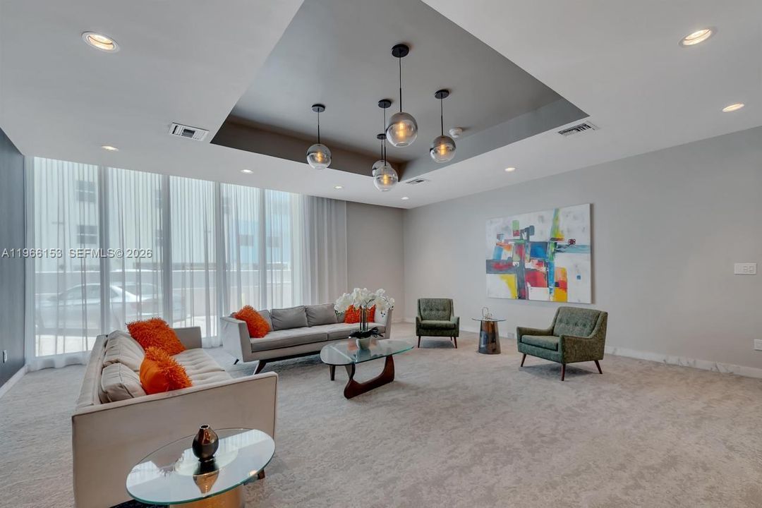 For Sale: $850,000 (2 beds, 2 baths, 1285 Square Feet)