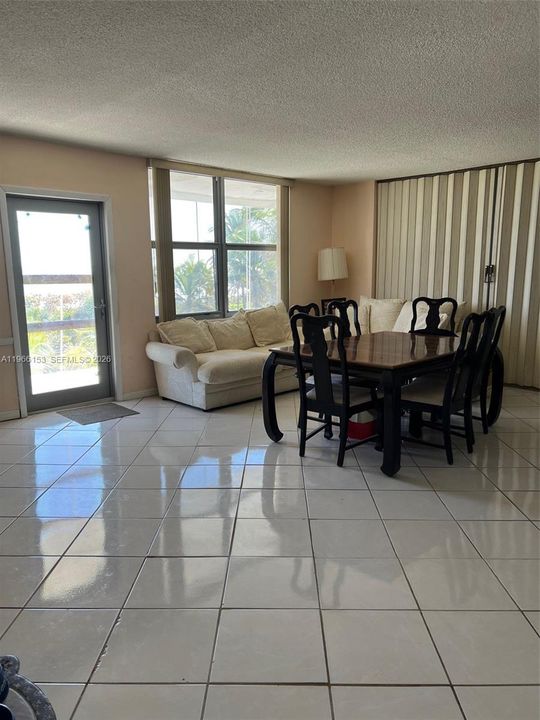 For Sale: $850,000 (2 beds, 2 baths, 1285 Square Feet)