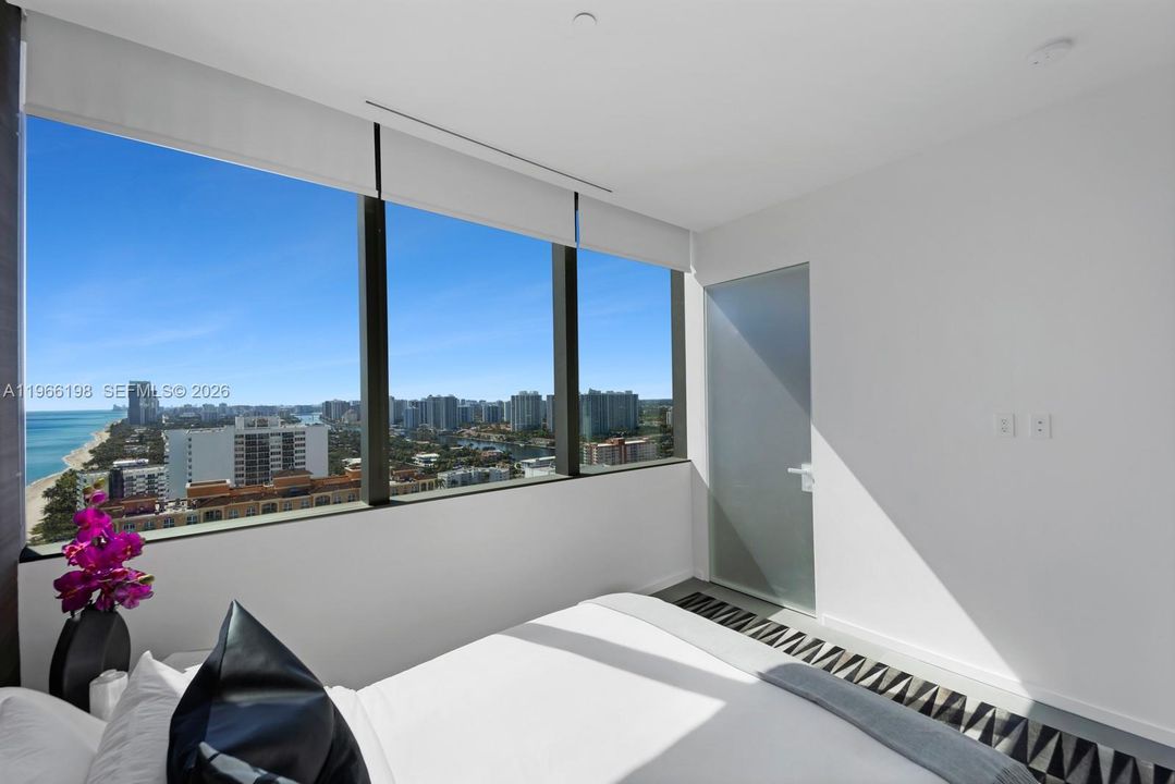 На продажу: $3,900,000 (3 спален, 3 ванн, 2545 Квадратных фут)