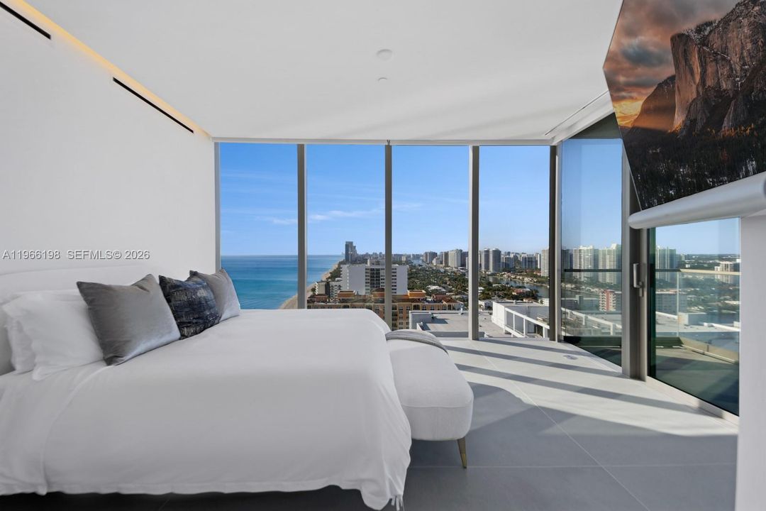 На продажу: $3,900,000 (3 спален, 3 ванн, 2545 Квадратных фут)