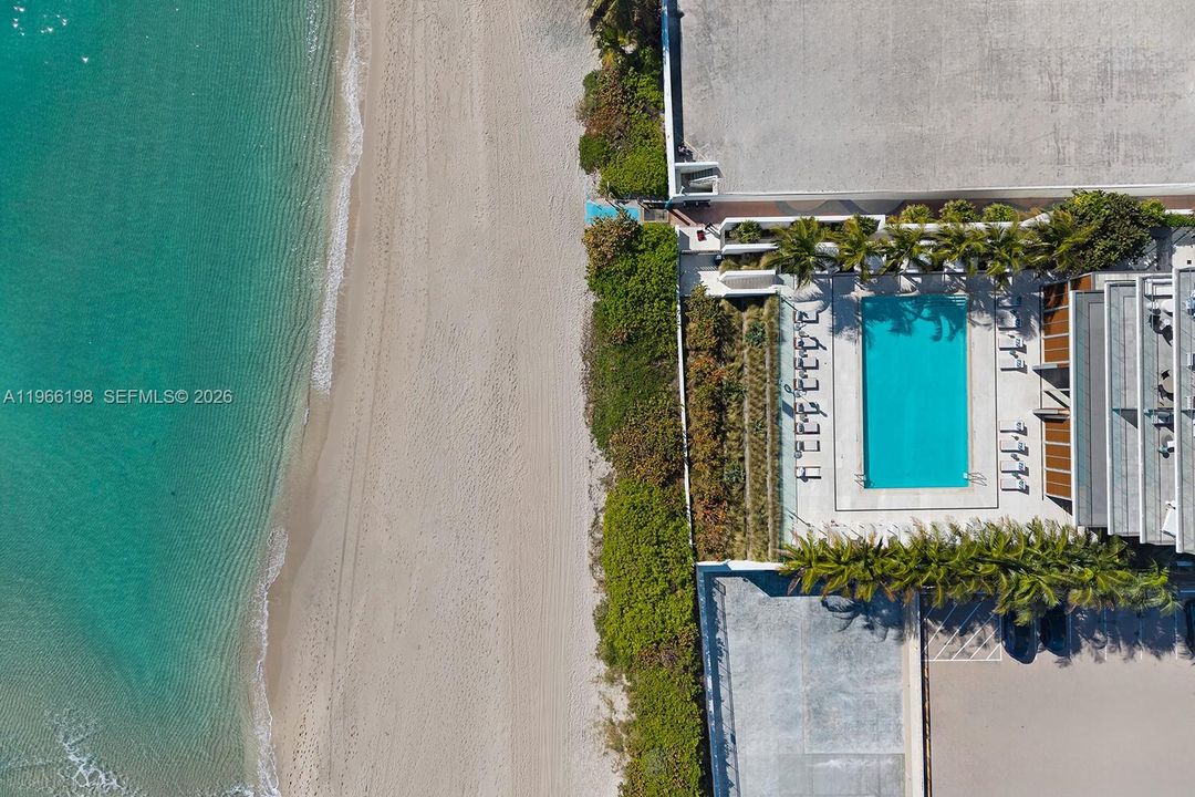 На продажу: $3,900,000 (3 спален, 3 ванн, 2545 Квадратных фут)