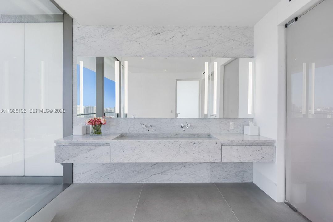 На продажу: $3,900,000 (3 спален, 3 ванн, 2545 Квадратных фут)