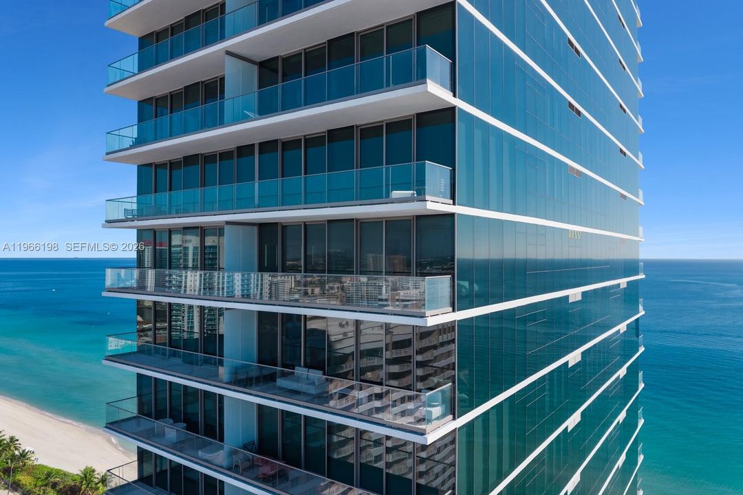 На продажу: $3,900,000 (3 спален, 3 ванн, 2545 Квадратных фут)