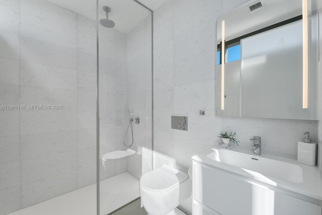 На продажу: $3,900,000 (3 спален, 3 ванн, 2545 Квадратных фут)