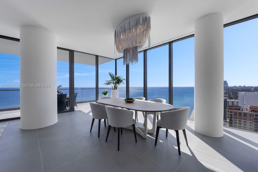 На продажу: $3,900,000 (3 спален, 3 ванн, 2545 Квадратных фут)