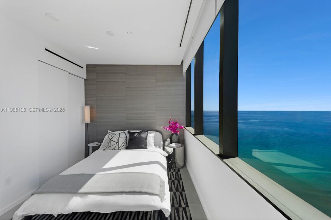 На продажу: $3,900,000 (3 спален, 3 ванн, 2545 Квадратных фут)