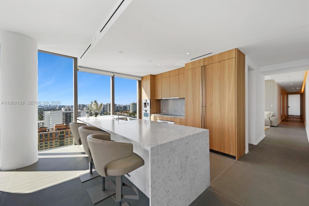 На продажу: $3,900,000 (3 спален, 3 ванн, 2545 Квадратных фут)