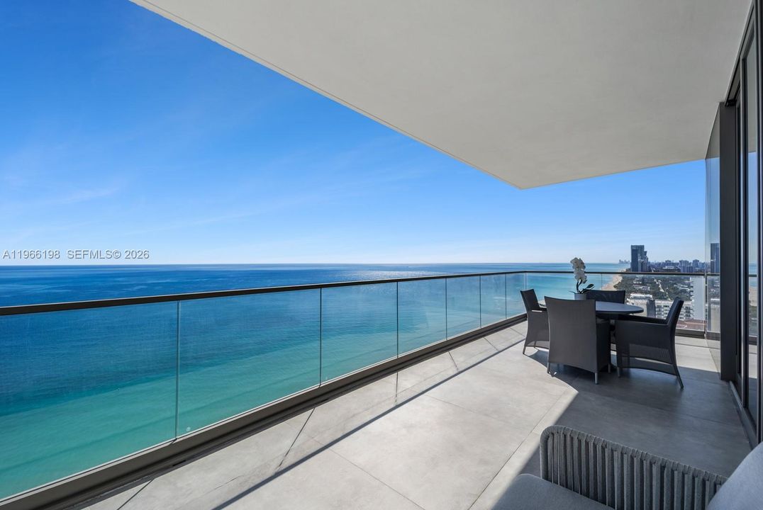 На продажу: $3,900,000 (3 спален, 3 ванн, 2545 Квадратных фут)