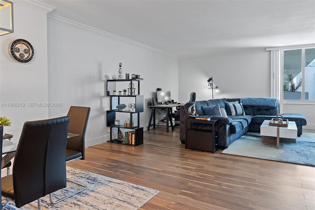 For Sale: $434,000 (1 beds, 1 baths, 970 Square Feet)