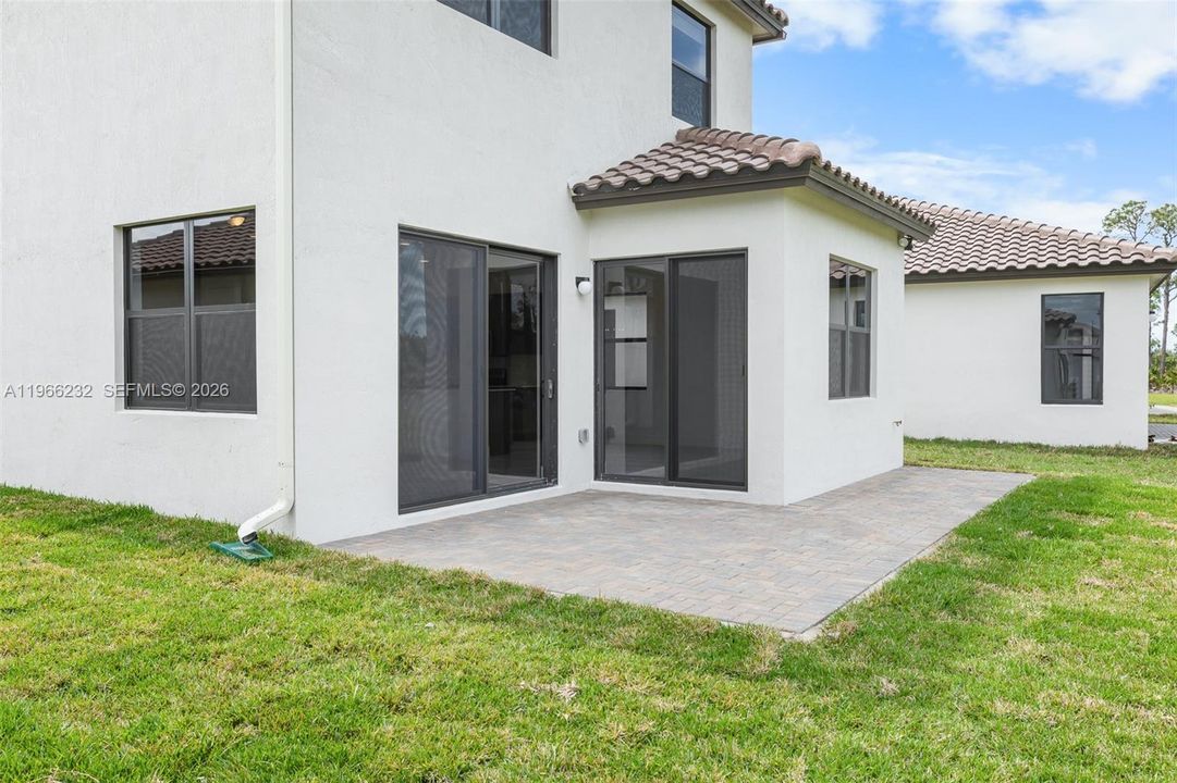 En Venta: $400,000 (3 camas, 2 baños, 1921 Pies cuadrados)