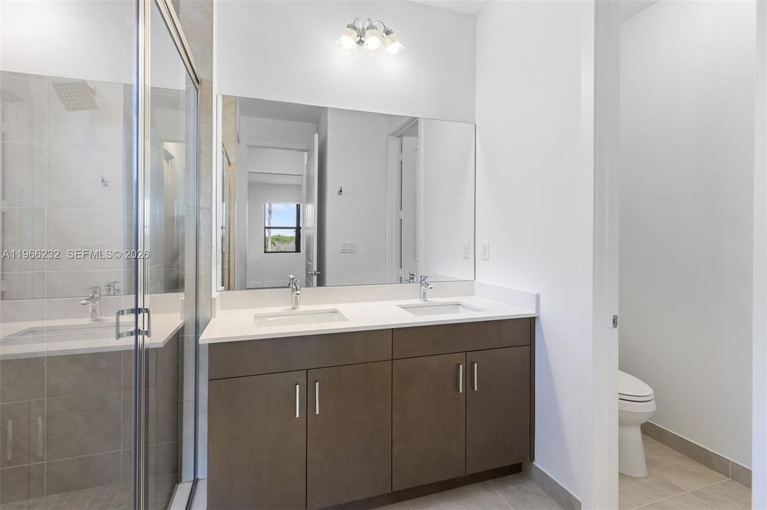 En Venta: $400,000 (3 camas, 2 baños, 1921 Pies cuadrados)