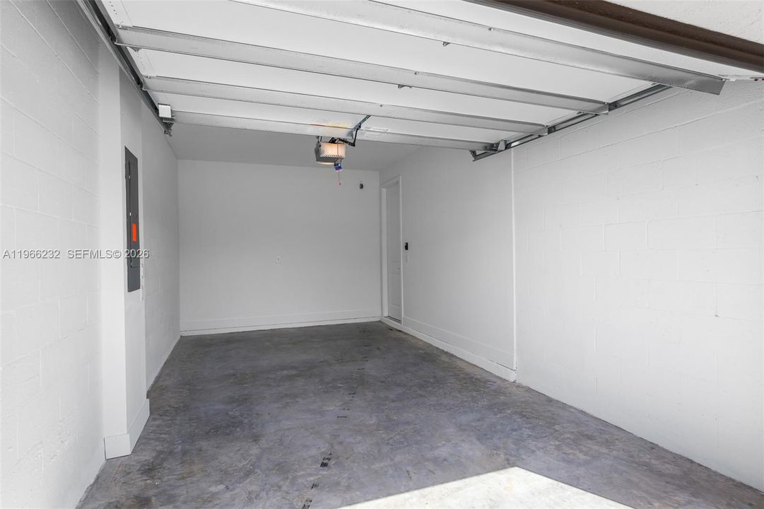 En Venta: $400,000 (3 camas, 2 baños, 1921 Pies cuadrados)