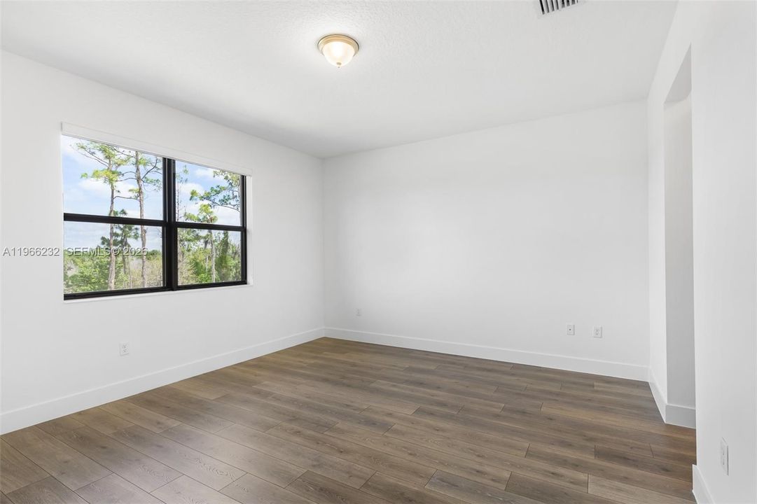 En Venta: $400,000 (3 camas, 2 baños, 1921 Pies cuadrados)