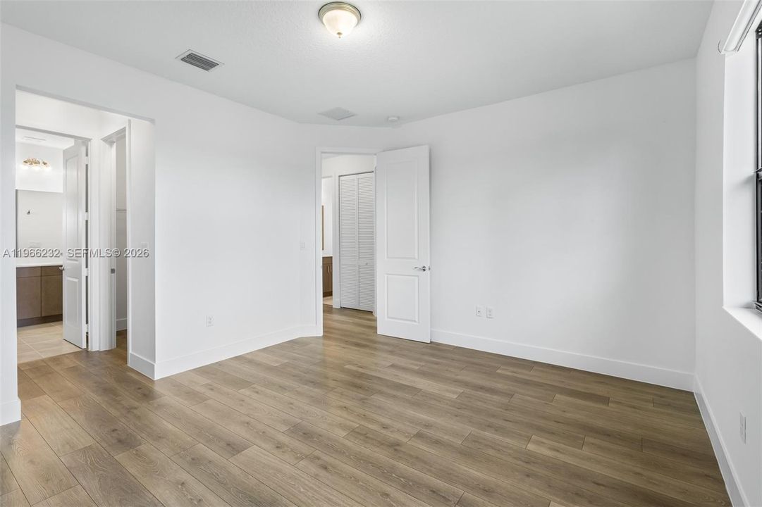 En Venta: $400,000 (3 camas, 2 baños, 1921 Pies cuadrados)