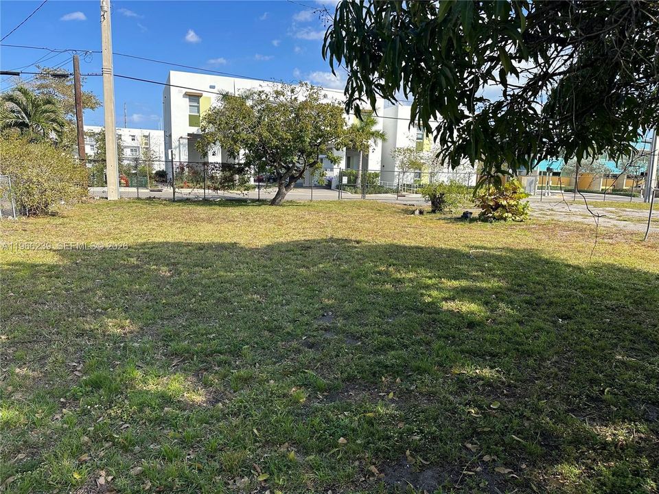 For Sale: $165,000 (0.10 acres)