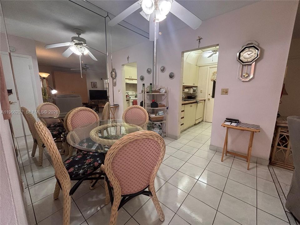 En Venta: $62,000 (1 camas, 1 baños, 688 Pies cuadrados)