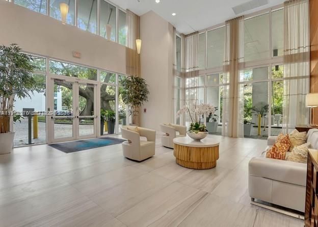 En Venta: $320,000 (1 camas, 2 baños, 804 Pies cuadrados)