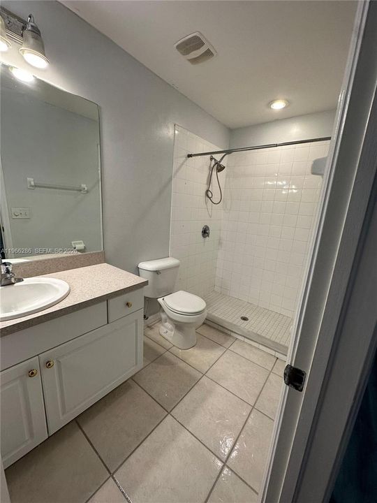 For Rent: $2,100 (3 beds, 2 baths, 1408 Square Feet)