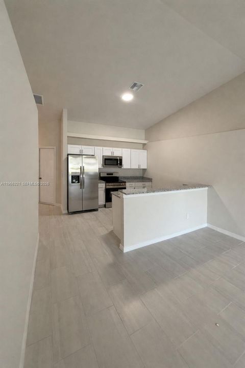Recientemente alquilado: $1,800 (3 camas, 2 baños, 0 Pies cuadrados)