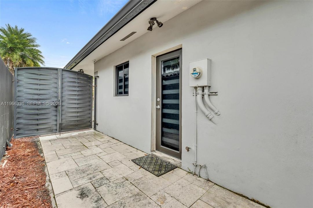В аренду: $1,650 (1 спален, 1 ванн, 330 Квадратных фут)