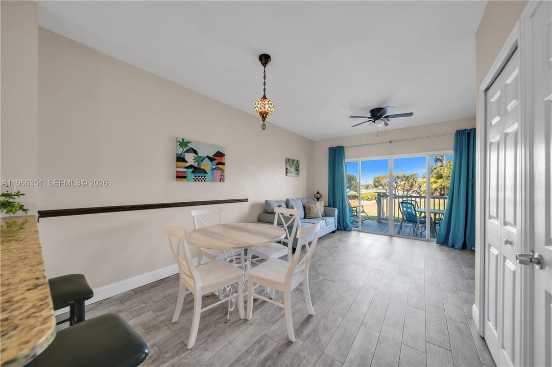 En Venta: $635,000 (2 camas, 2 baños, 900 Pies cuadrados)