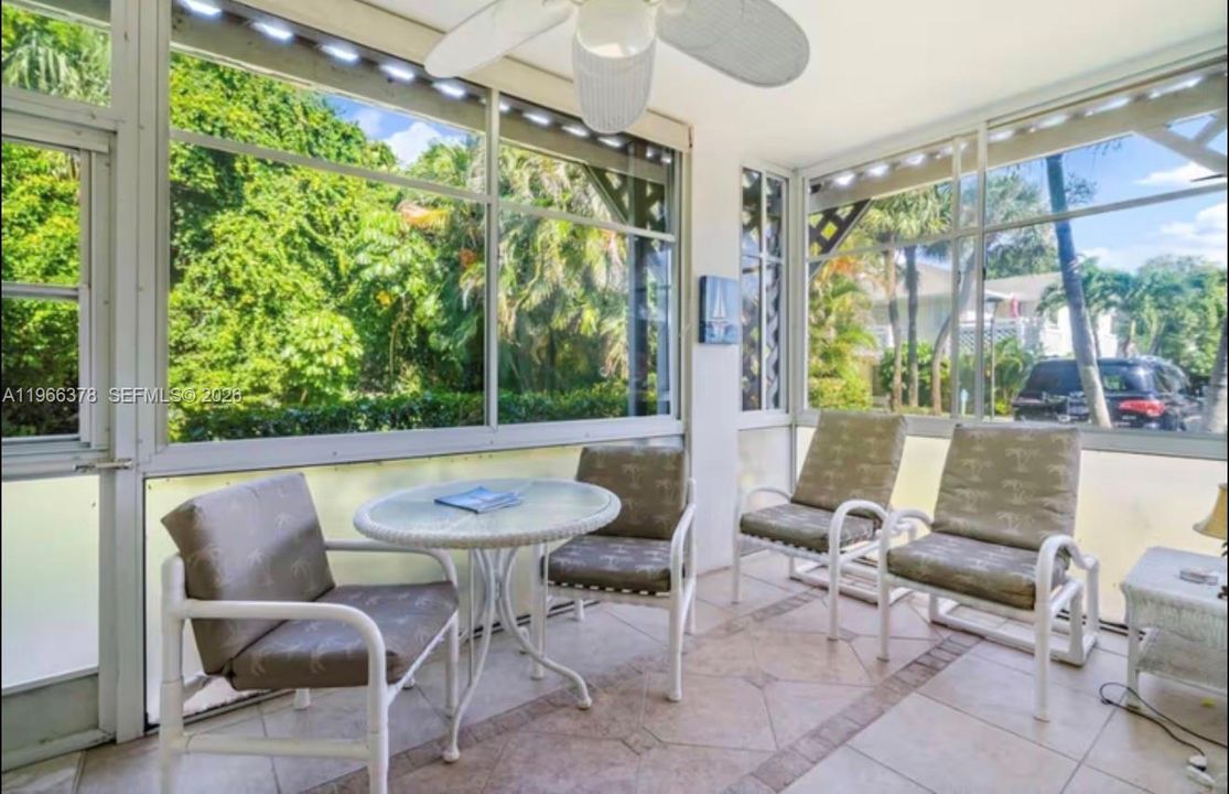 PRIVATE SCREENED PATIO