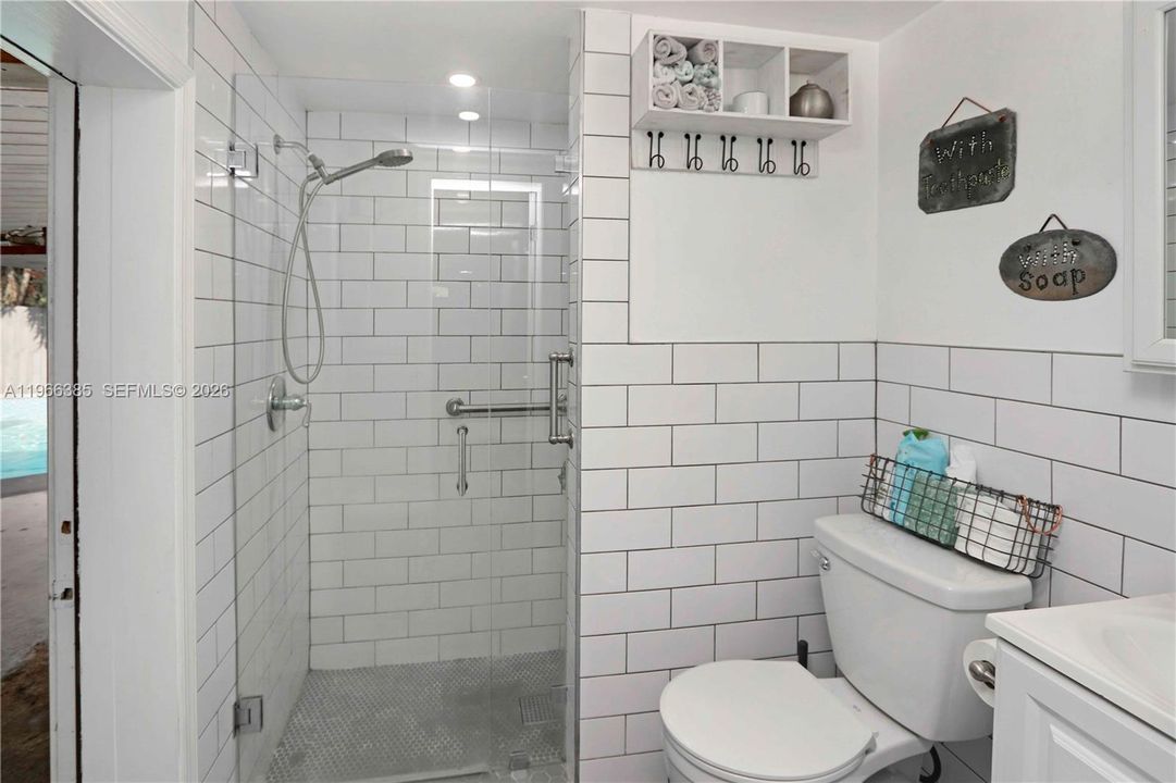 For Sale: $949,000 (5 beds, 3 baths, 3146 Square Feet)