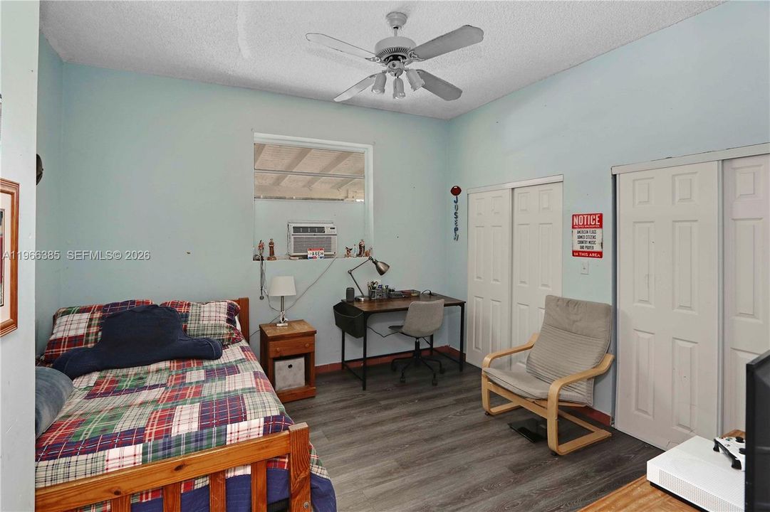 For Sale: $949,000 (5 beds, 3 baths, 3146 Square Feet)