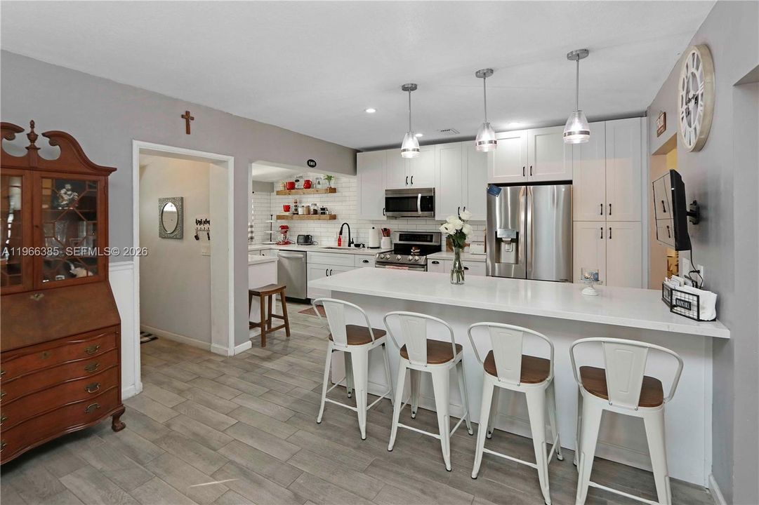 For Sale: $949,000 (5 beds, 3 baths, 3146 Square Feet)