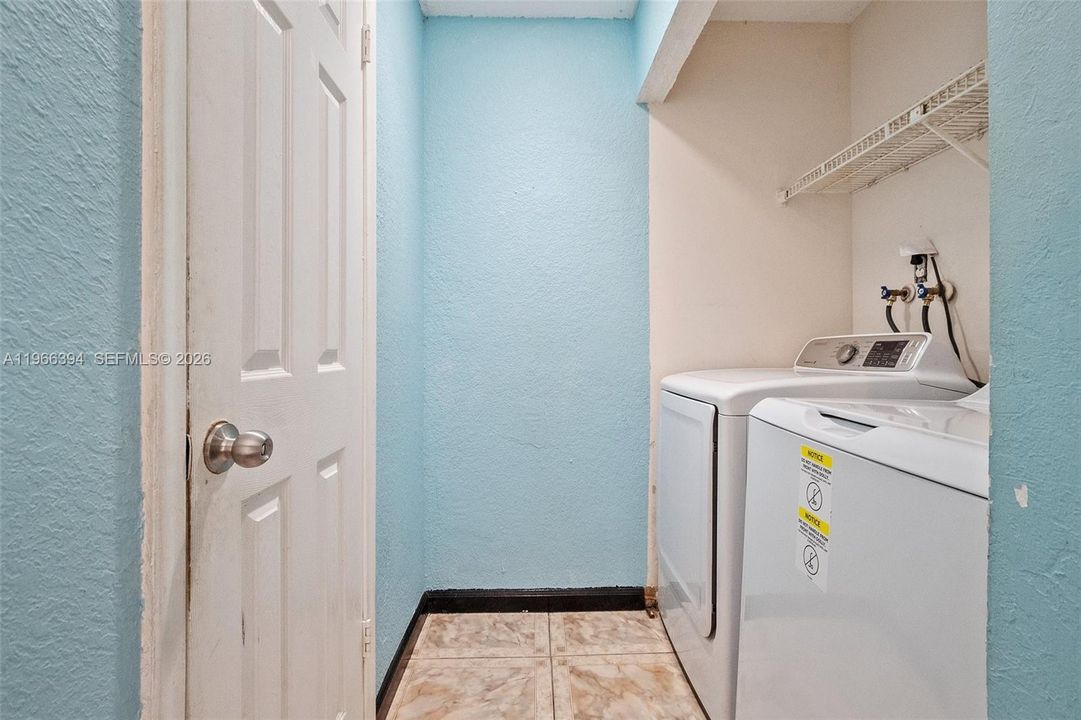 En Venta: $220,000 (3 camas, 2 baños, 1770 Pies cuadrados)