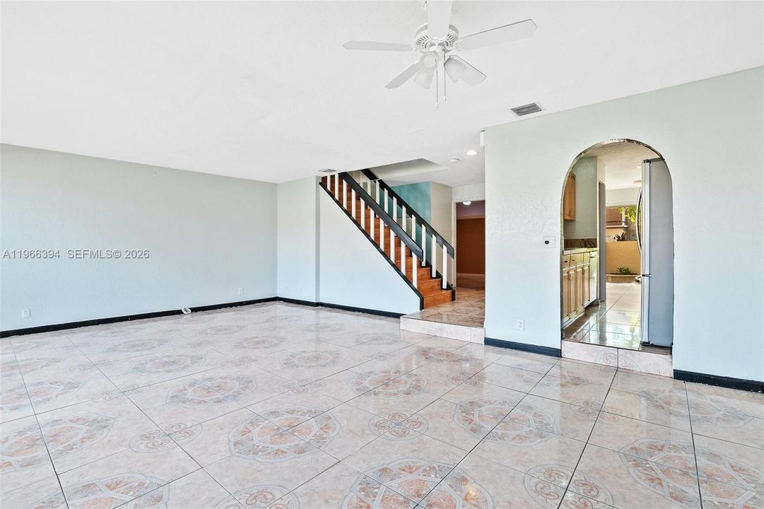 En Venta: $220,000 (3 camas, 2 baños, 1770 Pies cuadrados)