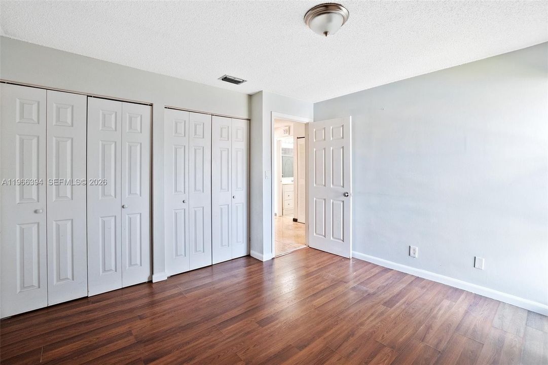 En Venta: $220,000 (3 camas, 2 baños, 1770 Pies cuadrados)