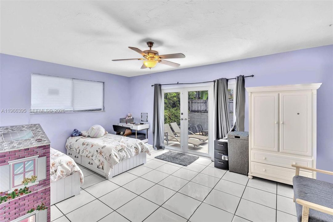 For Sale: $1,750,000 (2 beds, 2 baths, 1920 Square Feet)
