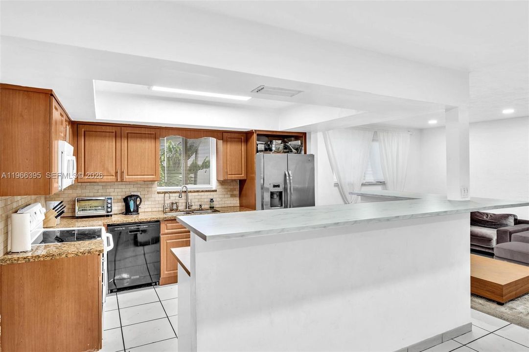 For Sale: $1,750,000 (2 beds, 2 baths, 1920 Square Feet)