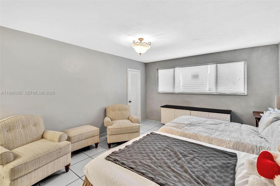 For Sale: $1,750,000 (2 beds, 2 baths, 1920 Square Feet)