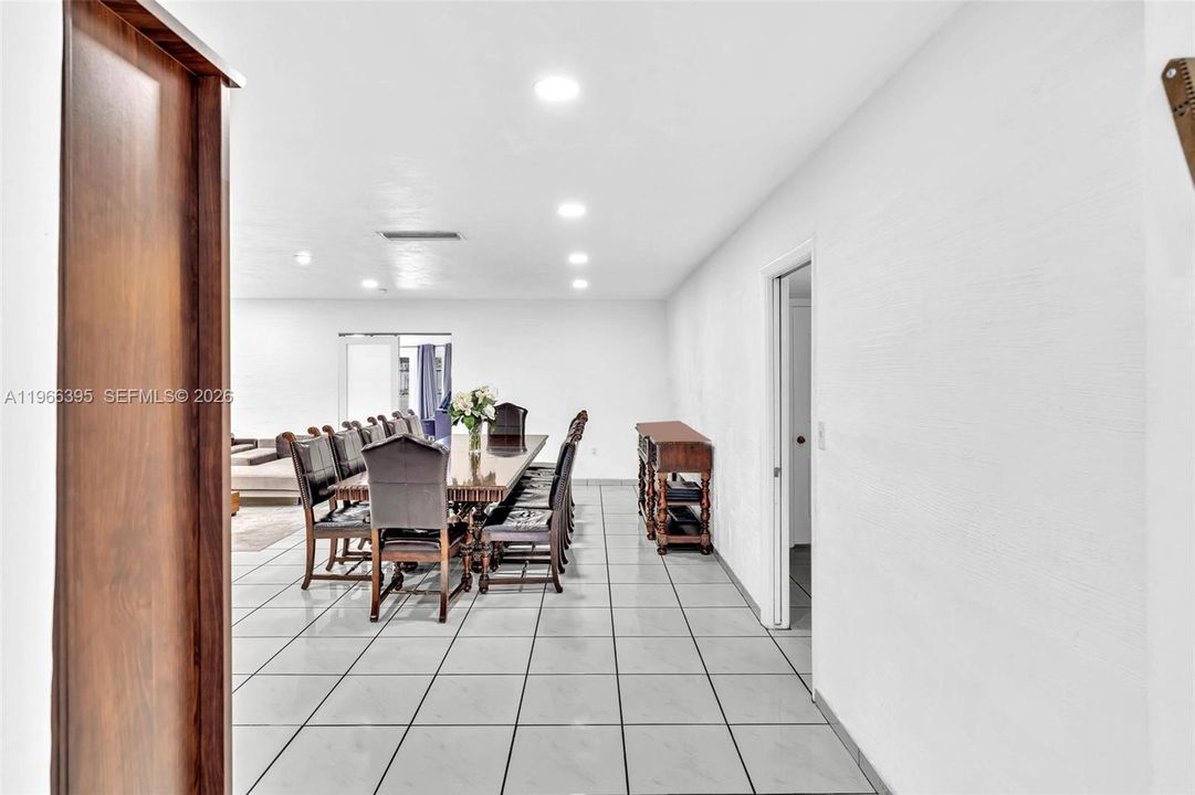 For Sale: $1,750,000 (2 beds, 2 baths, 1920 Square Feet)
